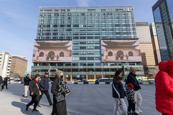 KT 광화문빌딩 웨스트(West) 2층에 위치한 무료 상설전시공간 'KT 온마루' 입구. [사진=안세준 기자]