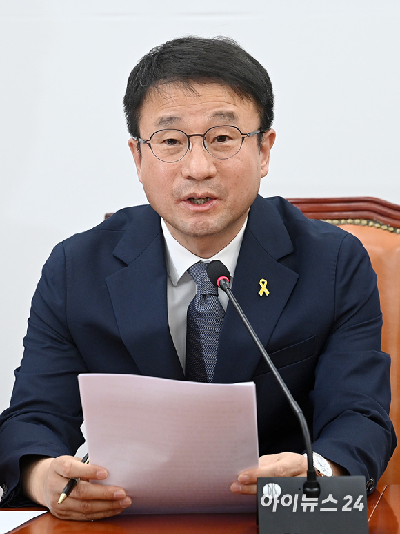 한병도 더불어민주당 원내대표가 16일 서울 여의도 국회에서 열린 정책조정회의에서 발언하고 있다. [사진=곽영래 기자]