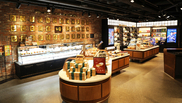 이디야커피가 자사 커피연구소 '이디야커피랩'을 전면 리뉴얼하고, 고객 체험 중심의 복합문화공간으로 새롭게 개장했다. [사진=이디야커피]