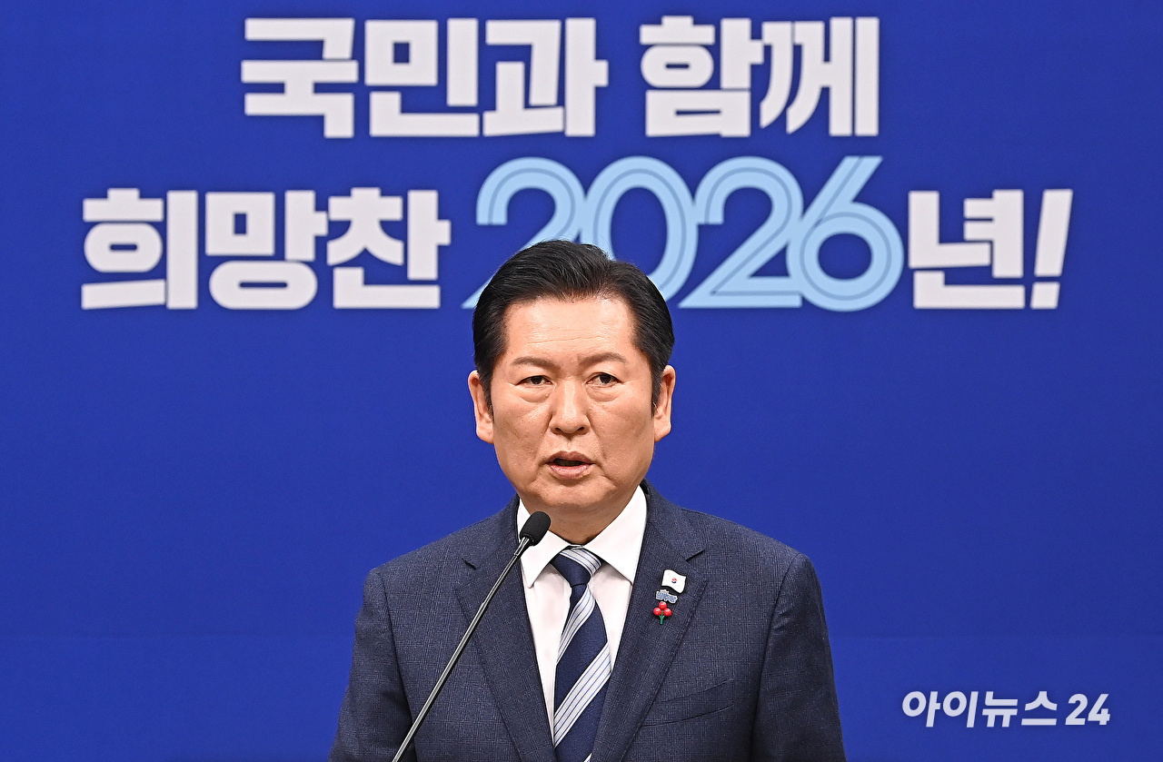 더불어민주당 정청래 대표가 26일 서울 여의도 국회에서 열린 기자회견에서 발언하고 있다. [사진=곽영래 기자]