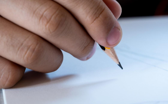 인천 한 중학교에서 연필로 동급 여학생의 얼굴을 찌른 남학생이 가정법원에 넘겨졌다. 본 기사와 무관한 이미지. [사진=픽사베이@Alexandra_Koch]