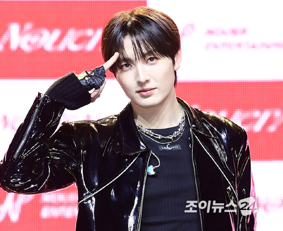 그룹 누에라 준표가 26일 오후 서울 용산구 한남동 블루스퀘어에서 열린 누에라(NouerA) 'Chapter: New is Now' 데뷔 쇼케이스에 참석하고 있다. [사진=정소희 기자]