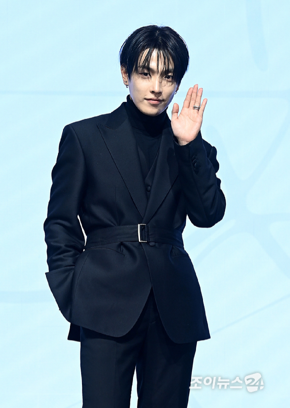 에이티즈 홍종이 5일 오후 서울 여의도 페어몬트 엠버서더 서울에서 열린 미니 13집 '골든 아워 : 파트 4(GOLDEN HOUR : Part.4)' 발매 기념 기자간담회에서 포즈를 취하고 있다. [사진=곽영래 기자]