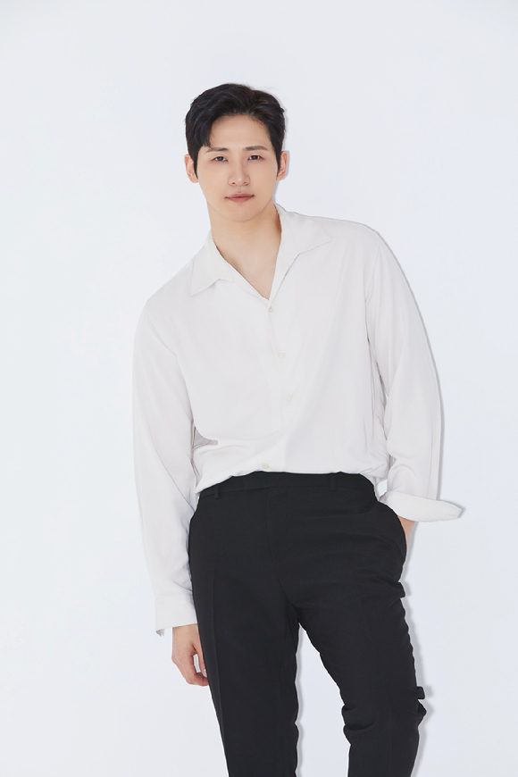 B1A4 신우 프로필. [사진=알비더블유, WM엔터테인먼트]
