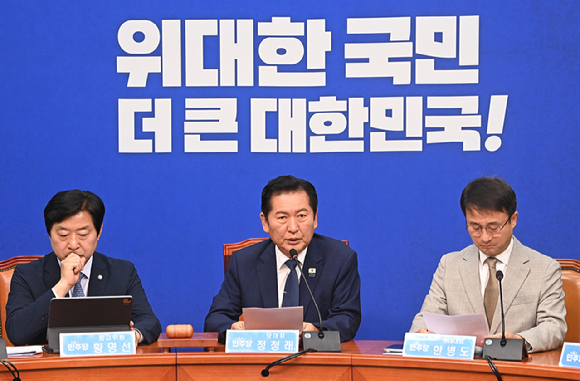정청래 더불어민주당 당대표가 19일 서울 여의도 국회에서 열린 최고위원회의에서 발언하고 있다. [사진=곽영래 기자]