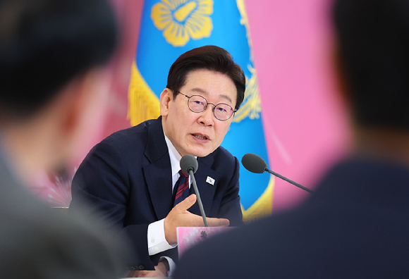 이재명 대통령이 19일 경제사회노동위원회 제1기 출범을 맞이해 청와대에서 열린 노동정책 토론회에서 발언하고 있다. 2026.3.19 [사진=연합뉴스]