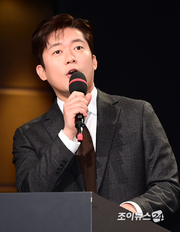 김대호 아나운서가 4일 오후 서울 마포구 MBC 골든마우스홀에서 열린 MBC '나 혼자 산다' 10주년 기념 기자간담회에 사회자로 참석하고 있다. [사진=정소희 기자]