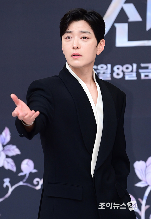 배우 장승조가 7일 오후 서울 양천구 목동 SBS사옥에서 열린 SBS 새 금토드라마 '멋진 신세계' 제작발표회에 참석하고 있다. [사진=정소희 기자]