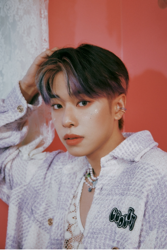 AB6IX(에이비식스) 김동현이 '효자촌' 2기의 새 입주민으로 합류한다. [사진=ENA '효자촌' , 브랜뉴뮤직]