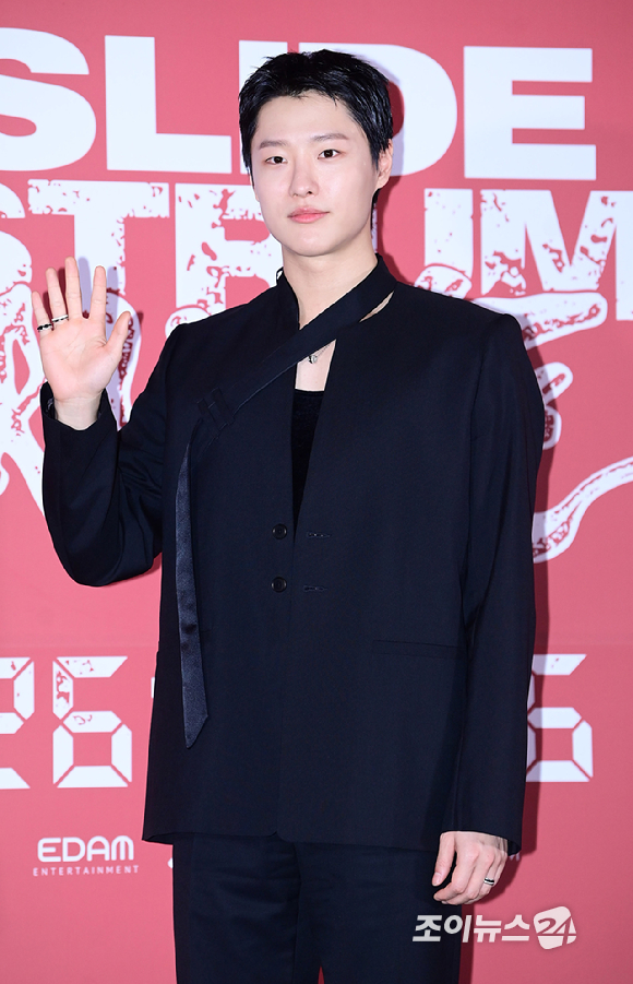 배우 우즈(조승연)가 20일 서울 용산구 CGV 아이파크몰에서 진행된 영화 '슬라이드 스트럼 뮤트'(감독 박세영) 언론시사회에 참석하고 있다. [사진=정소희 기자]