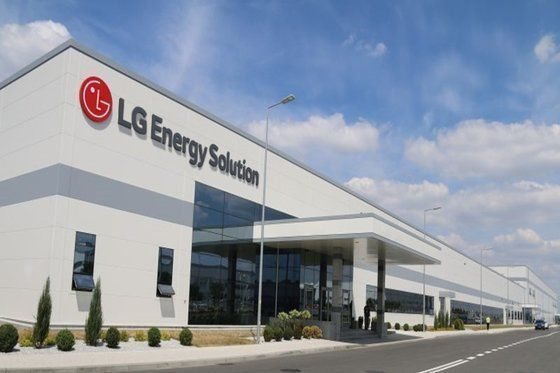LG에너지솔루션이 미국 포드에 배터리 공급을 확대한다.  [사진=LG에너지솔루션]