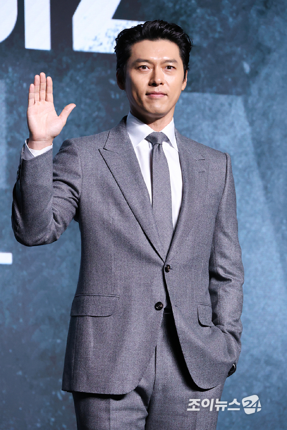 우민호 감독, 배우 차희, 노재원, 정성일, 원지안, 서은수, 우도환, 현빈, 정우성이 2일 오전 서울 영등포구 여의도 콘래드서울호텔에서 진행된 디즈니+ 오리지널 시리즈 '메이드 인 코리아 시즌2' 제작발표회에 참석해 포즈를 취하고 있다. [사진=문수지 기자]