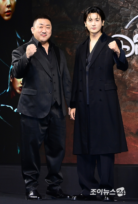 배우 마동석과 박형식이 20일 오전 서울 중구 앰버서더 서울 풀만 호텔에서 열린 STUDIO X+U 드라마 '트웰브' 제작발표회에 참석하고 있다. [사진=정소희 기자]