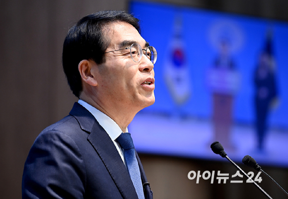 양기대 전 더불어민주당 의원이 18일 서울 여의도 국회 소통관에서 경기도지사 출마선언 기자회견을 하고 있다. [사진=곽영래 기자]