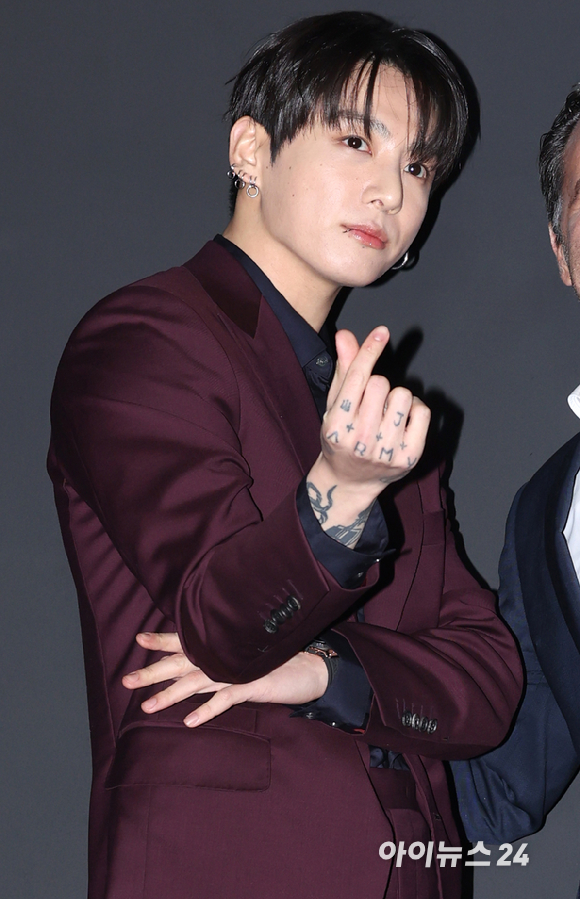 그룹 방탄소년단(BTS) 정국이 2월 12일 오후 서울 강남구 논현동 STRX하우스에서 열린 위블로 글로벌 앰버서더 어나운스먼트 이벤트 포토월 행사에 참석하고 있다. [사진=정소희 기자]