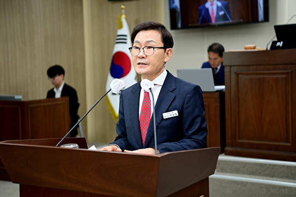 이남철 고령군수가 28일 고령군의회에서 시정연설을 하고 있다. [사진=고령군]