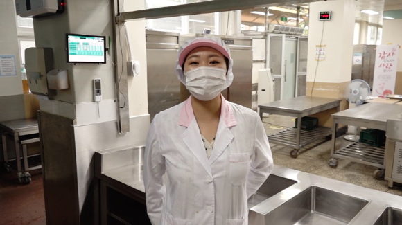 '생활의 달인'에서 부산 비빔 김밥, 구미 고등학교 급식실, 일본 츠케멘 달인, 강릉 창경바리 달인을 소개한다. [사진=SBS]