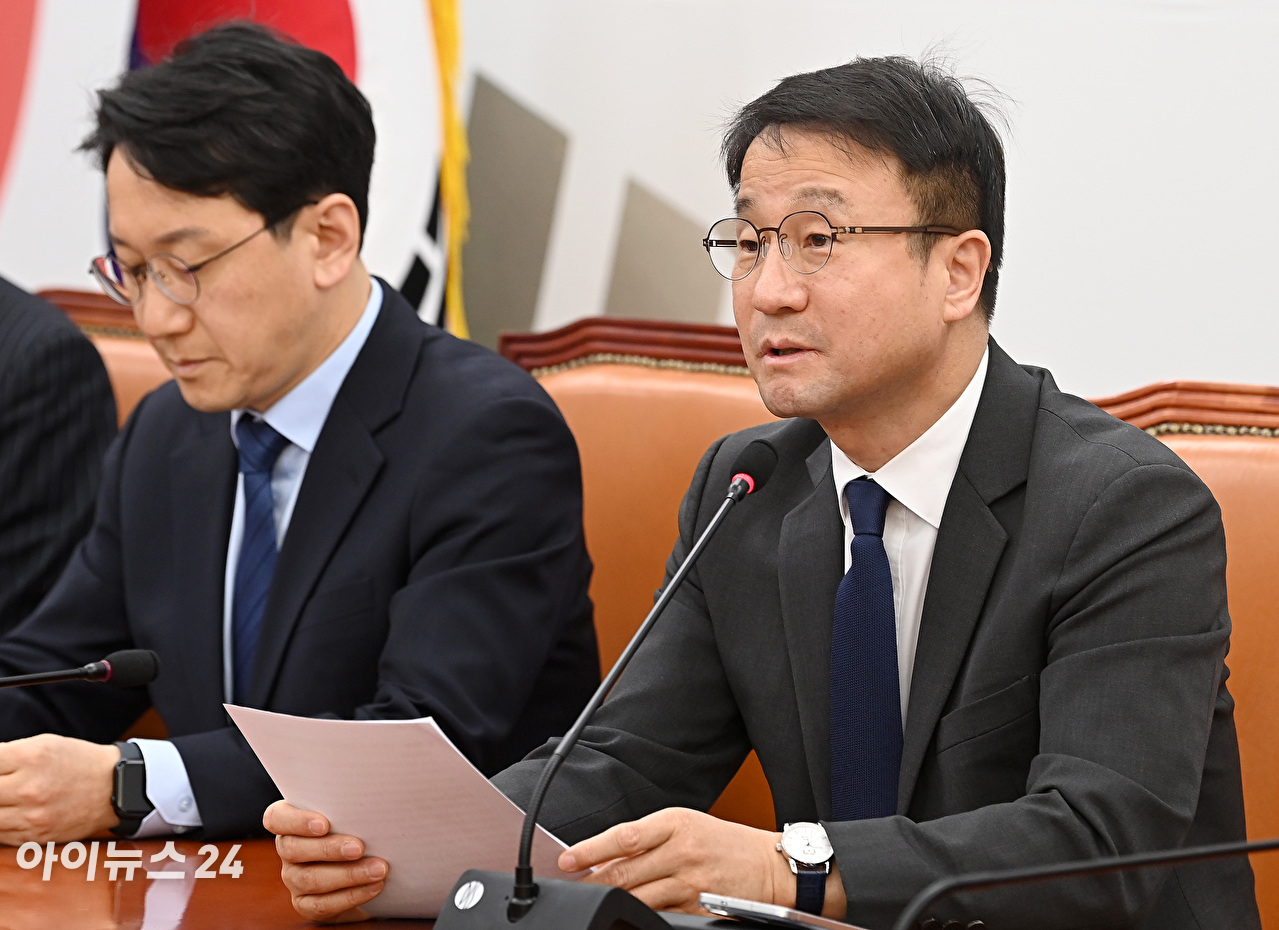 한병도 더불어민주당 원내대표가 10일 서울 여의도 국회에서 열린 원내대책회의에서 발언하고 있다. [사진=곽영래 기자]