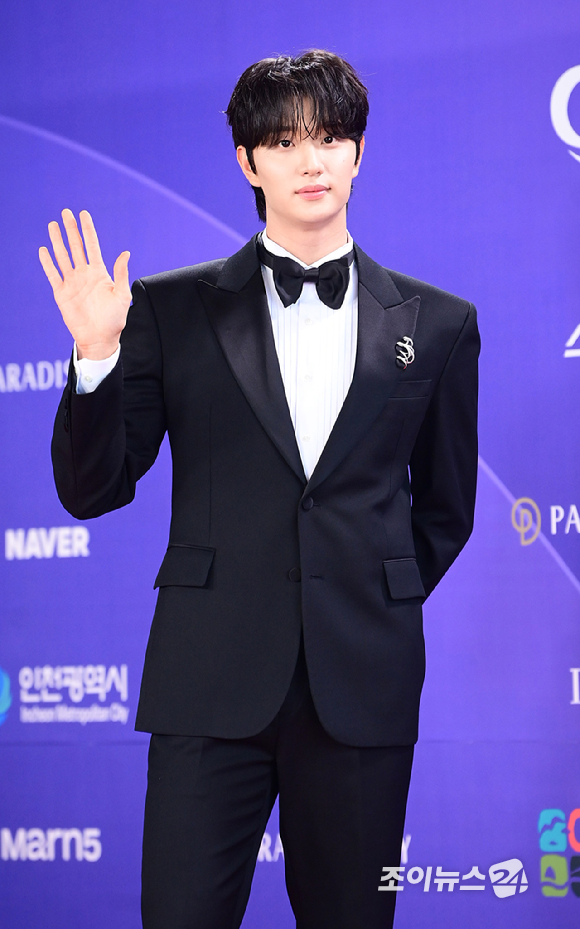 '유미의 세포들3' 배우 김재원이&nbsp;31일 오후&nbsp;인천시 영종구 운서동 파라다이스시티에서 열린&nbsp;제5회 청룡시리즈어워즈&nbsp;레드카펫 행사에 참석하고 있다. [사진=정소희 기자]