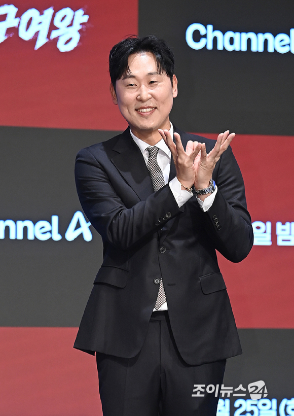 야구선수 출신 윤석민이 25일 서울 구로구 더 세인트 신도림에서 열린 채널A 야구여왕' 제작발표회에서 포즈를 취하고 있다. [사진=곽영래 기자]