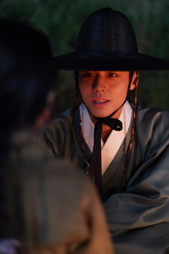 배우 박지훈이 영화 '왕과 사는 남자'에서 열연하고 있다. [사진=(주)쇼박스]