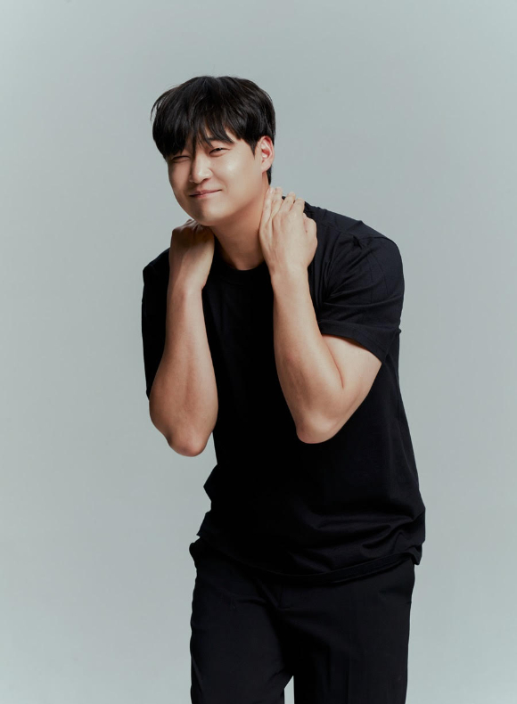 '버튼게임' 기획자 진용진 [사진=3Y코퍼레이션, 웨이브(Wavve)]