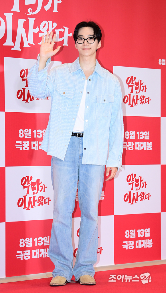 배우 이준호(2PM 준호)가 7일 오후 서울 용산구 CGV용산아이파크몰에서 열린 영화 '악마가 이사왔다'(감독 이상근) VIP 시사회에 참석하고 있다. [사진=정소희 기자]