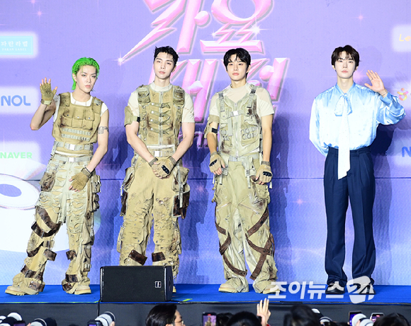 그룹 엔시티 127(NCT 127)이 26일 오후 경기도 고양 일산서구 대화동 킨텍스에서 열린 2025 SBS 가요대전 Summer(써머) 블루카펫 행사에 참석하고 있다. [사진=정소희 기자]
