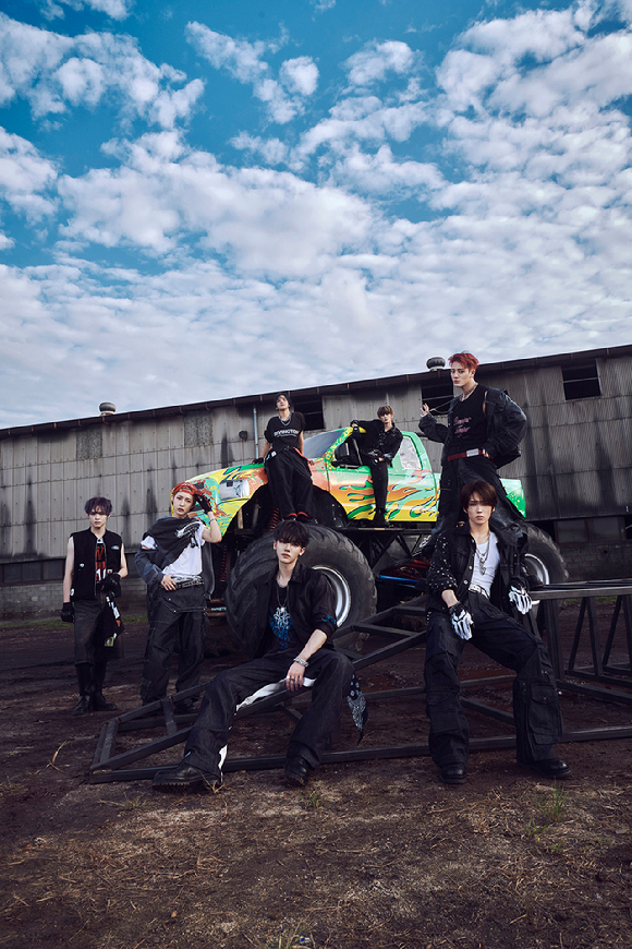 NCT DREAM, 한계 깨는 강력한 한 방 &apos;Beat It Up&apos;