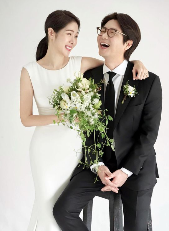 결혼을 앞둔 미자와 김태현의 웨딩화보가 공개됐다. [사진=미자 인스타그램 ]