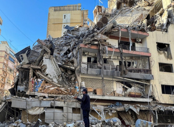 지난 일 레바논 베이루트 남부 교외에서 이스라엘의 공습 이후 연기가 피어오르고 있다. [사진=연합뉴스]