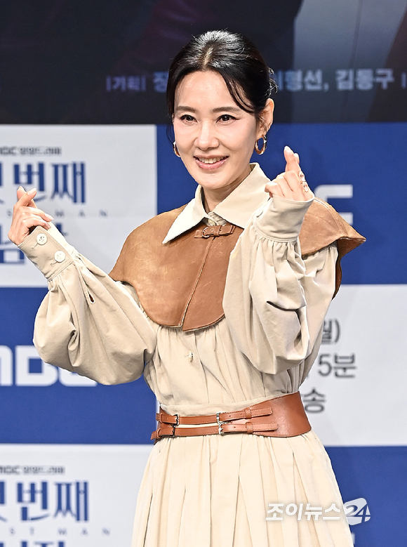 배우 오현경이 10일 서울 마포구 상암동 MBC 사옥에서 열린 MBC 새 일일 '첫 번째 남자' 제작발표회에서 포즈를 취하고 있다. [사진=곽영래 기자]