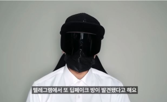 웹툰 작가 주호민이 트위치를 통해 특수교사 아동학대 관련 내용에 대해 방송하고 있다. [사진=주호민 트위치 캡쳐]