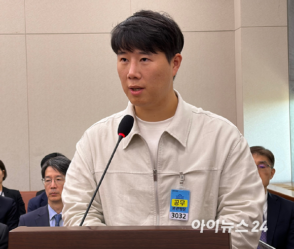최승호 삼성그룹 초기업노동조합 삼성전자지부 위원장이 6일 오후 국회에서 열린 산업통상자원중소벤처기업위원회 국정감사에 증인으로 참석해 의원들의 질의에 답변하고 있다. [사진=권서아 기자]