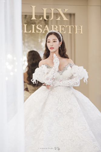 뮤지컬 배우 해나가 웨딩화보를 공개했다. [사진=팔레트엔터테인먼트]