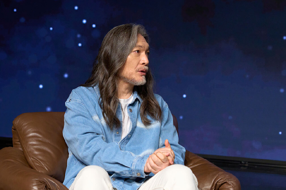 가수 임재범이 17일 서울 강남구 일지아트홀에서 열린 컴백 기자간담회에서 포즈를 취하고 있다. [사진=블루씨드엔터테인먼트]