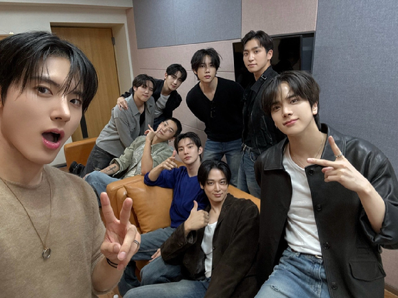 더보이즈 단체 이미지 [사진=더보이즈 공식 SNS]