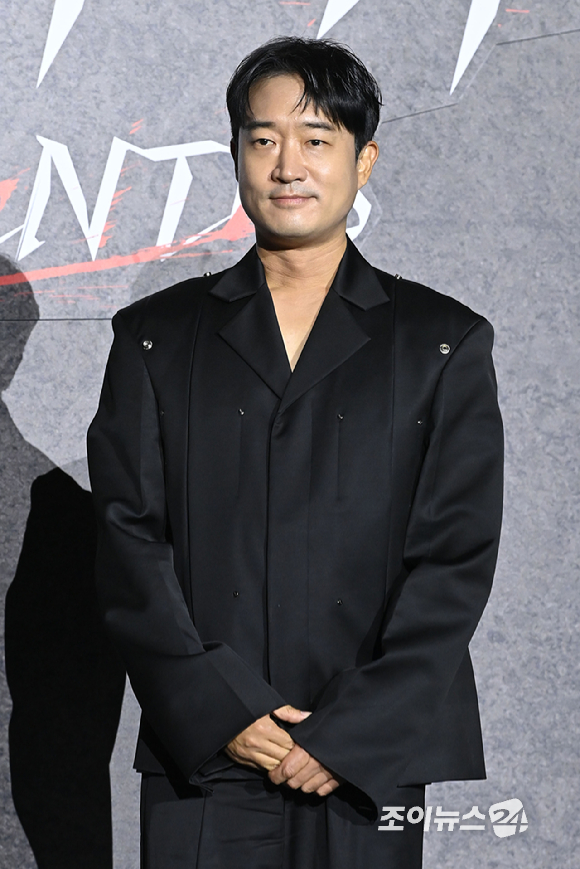 배우 조우진이 25일 오후 서울 광진구 자양동 롯데시네마 건대입구점에서 열린 넷플릭스 영화 '사마귀'(감독 이태성) 제작보고회에 참석해 포즈를 취하고 있다. [사진=문수지 기자]