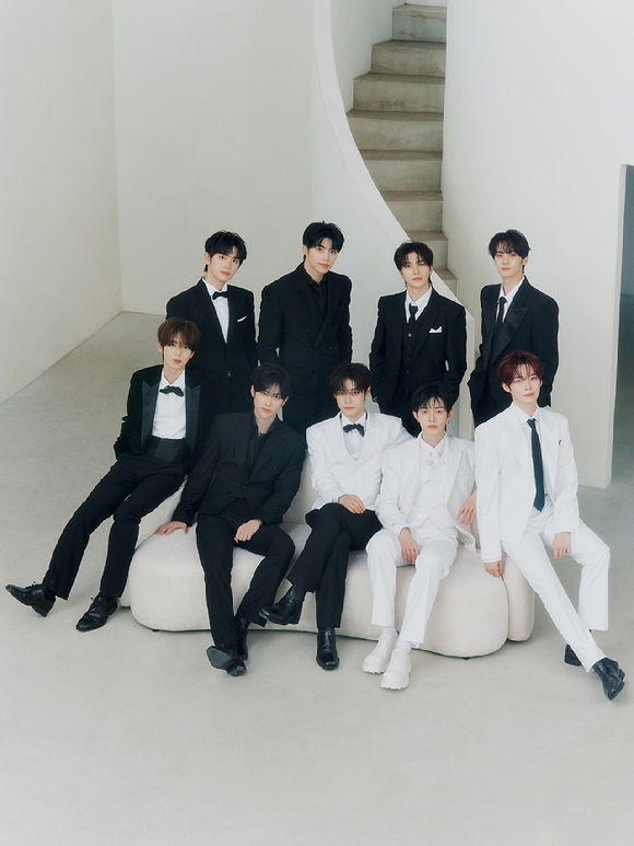 제로베이스원 단체 콘셉트 포토 [사진=웨이크원]