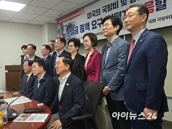 박철균 북한대학원대학교 교수가 20일 국회에서 진행된 '미국의 국방비·방위비 분담금 증액 요구, 어떻게 대응할 것인가' 토론회에 참석해 발언하고 있다. [사진=최란 기자]