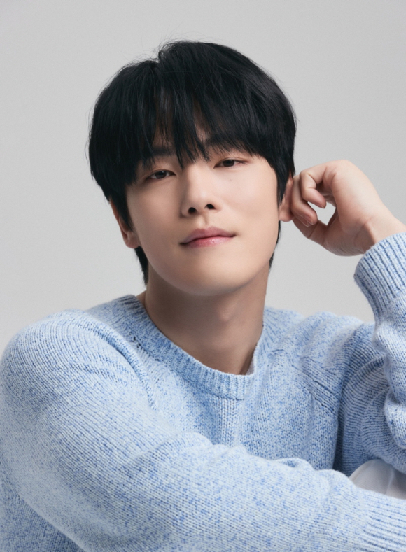 배우 김정현이 신생 매니지먼트 시선과 새 출발을 공식적으로 알렸다. [사진=매니지먼트 시선]