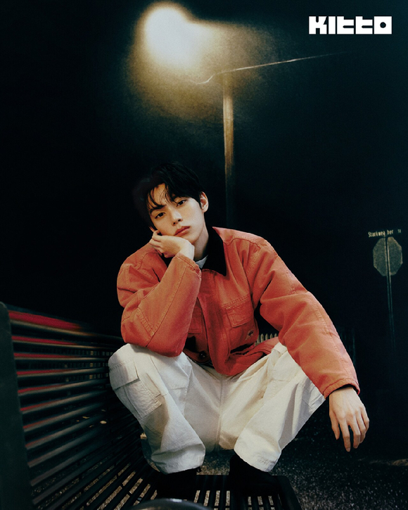 최립우가 화보 촬영에서 포즈를 취하고 있다. [사진=Kitto]