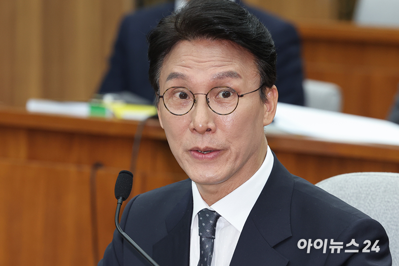 김민석 국무총리 후보자가 24일 서울 여의도 국회에서 열린 인사청문회에서 자료제출 요구에 답하고 있다. 2025.6.24 [사진=연합뉴스]