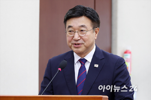 윤호중 행정안전부 장관 후보자가 18일 서울 여의도 국회에서 열린 국회 행정안전위원회 윤호중 행정안전부 장관 후보자 인사청문회에서 모두발언을 하고 있다. [사진=곽영래 기자]