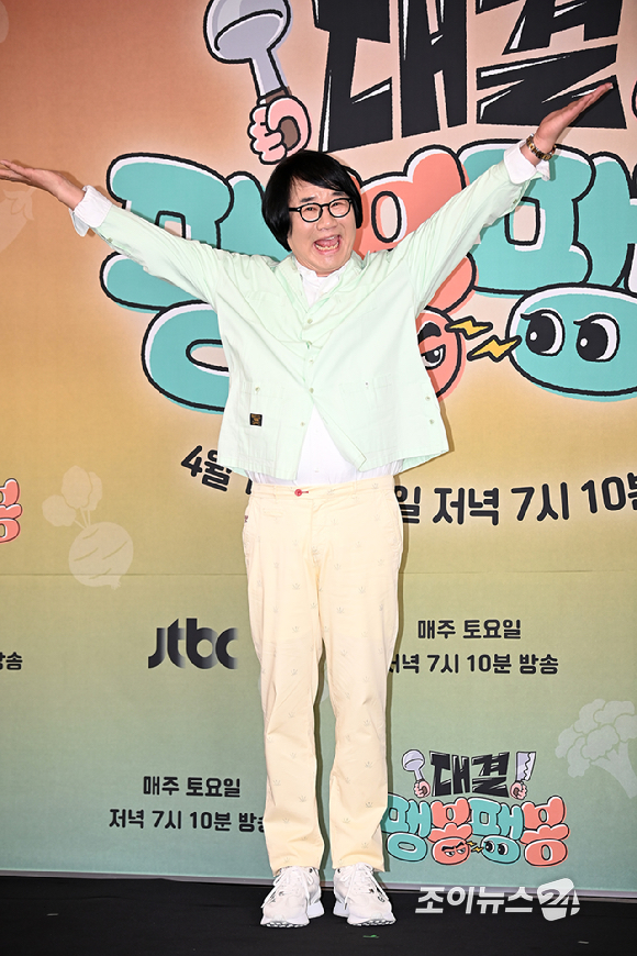 개그맨 최양락이 17일 오후 서울 마포구 스탠포드호텔 JTBC 예능 프로그램 '대결! 팽봉팽봉' 제작발표회에서 포토타임을 갖고 있다. [사진=곽영래 기자]