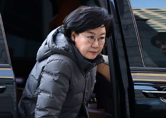 이혜훈 기획예산처 장관 후보자가 8일 서울 중구 예금보험공사에 마련된 인사청문회 준비 사무실로 출근하고 있다. 2026.1.8 [사진=연합뉴스]