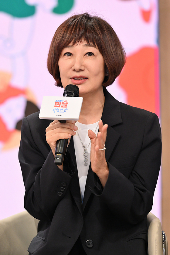 &apos;아침마당&apos; 1만회⋯김혜영 &quot;15년 함께한 &apos;도전 꿈의무대&apos;는 인생학교&quot;