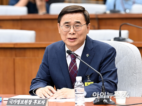 이종석 국가정보원장 후보자가 19일 오전 서울 여의도 국회에서 열린 인사청문회에서 질의에 답변하고 있다. [사진=곽영래 기자]
