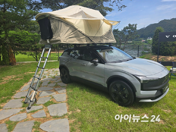 볼보 'EX30 CC'. [사진=김종성 기자]