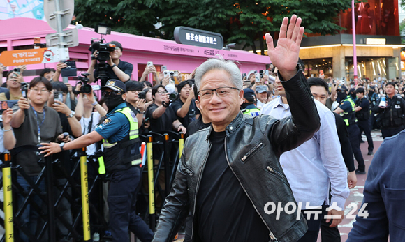 [단독] 젠슨 황, 비공개 간담회에 NC AI 초청…두 차례 만남 갖는 엔씨